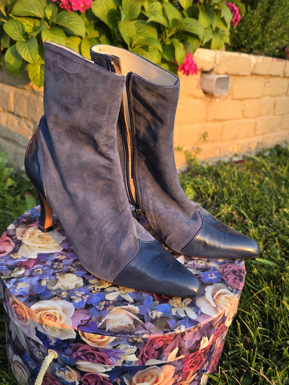Vintage Exclusively Norman Kaplan Las Vegas Suede and Leather Navy Ankle Booties